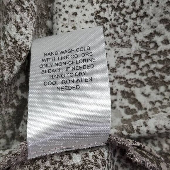 DR2 by Daniel Rainn Women’s XL Snake Print Blouse Brown Beige V-Neck Tunic Top - Picture 6 of 7